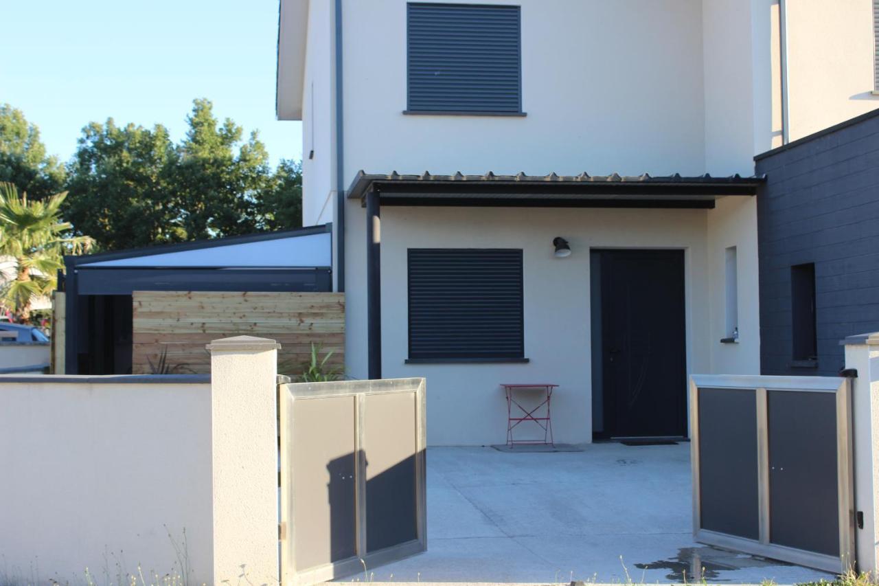 Villa Des Rives Du Lac Montans Exterior foto
